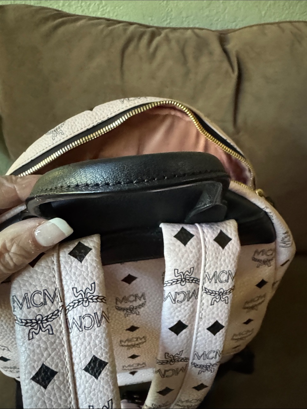 MCM LightPink Logo Black Trim Studded Leather Backpack Includes Detachable Pouch - Picture 14 of 17